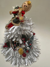 Load image into Gallery viewer, The Austria - One-of-One holiday Hat
